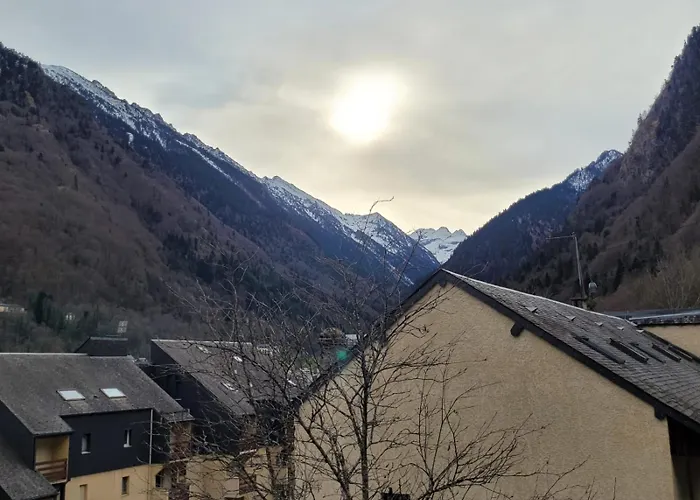 Joli Studio Vue Sur Les Montagnes Avec Balcon