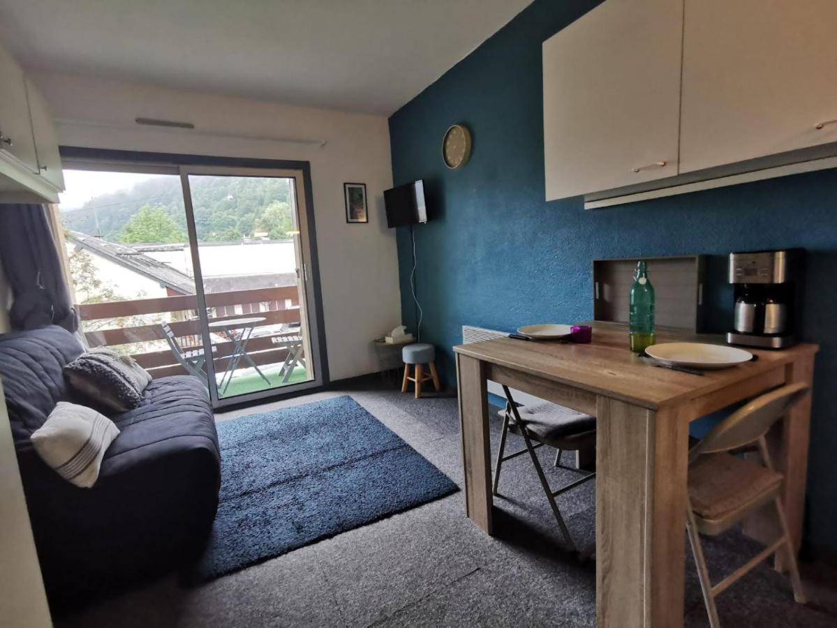 Joli Vue Sur Les Montagnes Avec Balcon *