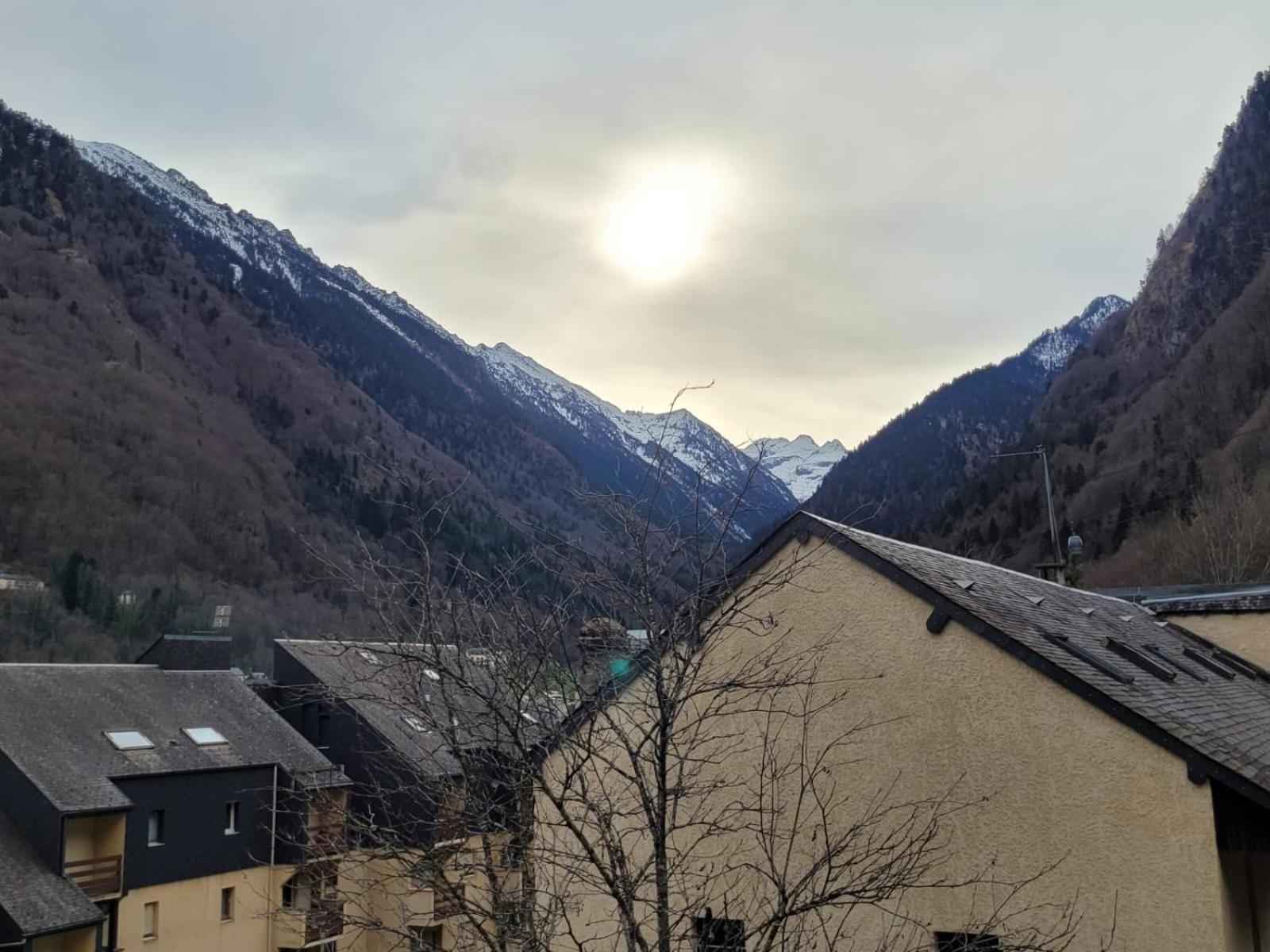 Apartment Joli Vue Sur Les Montagnes Avec Balcon *
